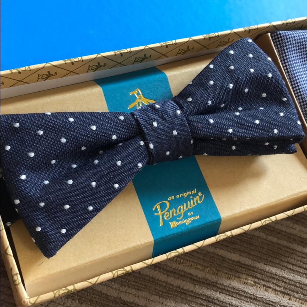 Penguin by Munsingwear Bow Tie and Pocket Square